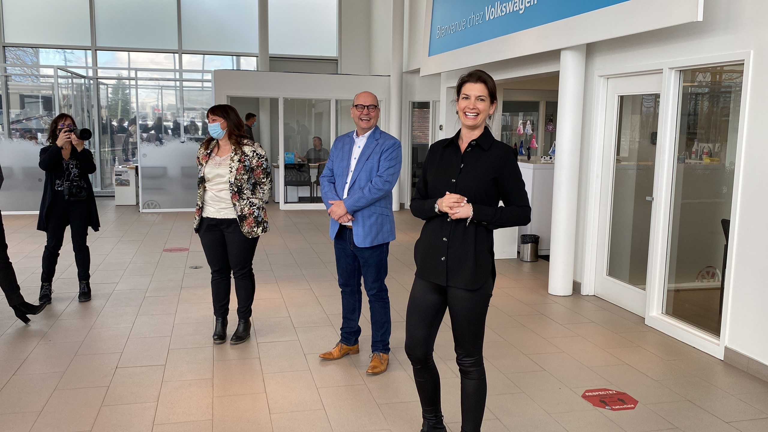 VIDÉO – Les femmes doivent oser et prendre leur place selon Geneviève Guilbault