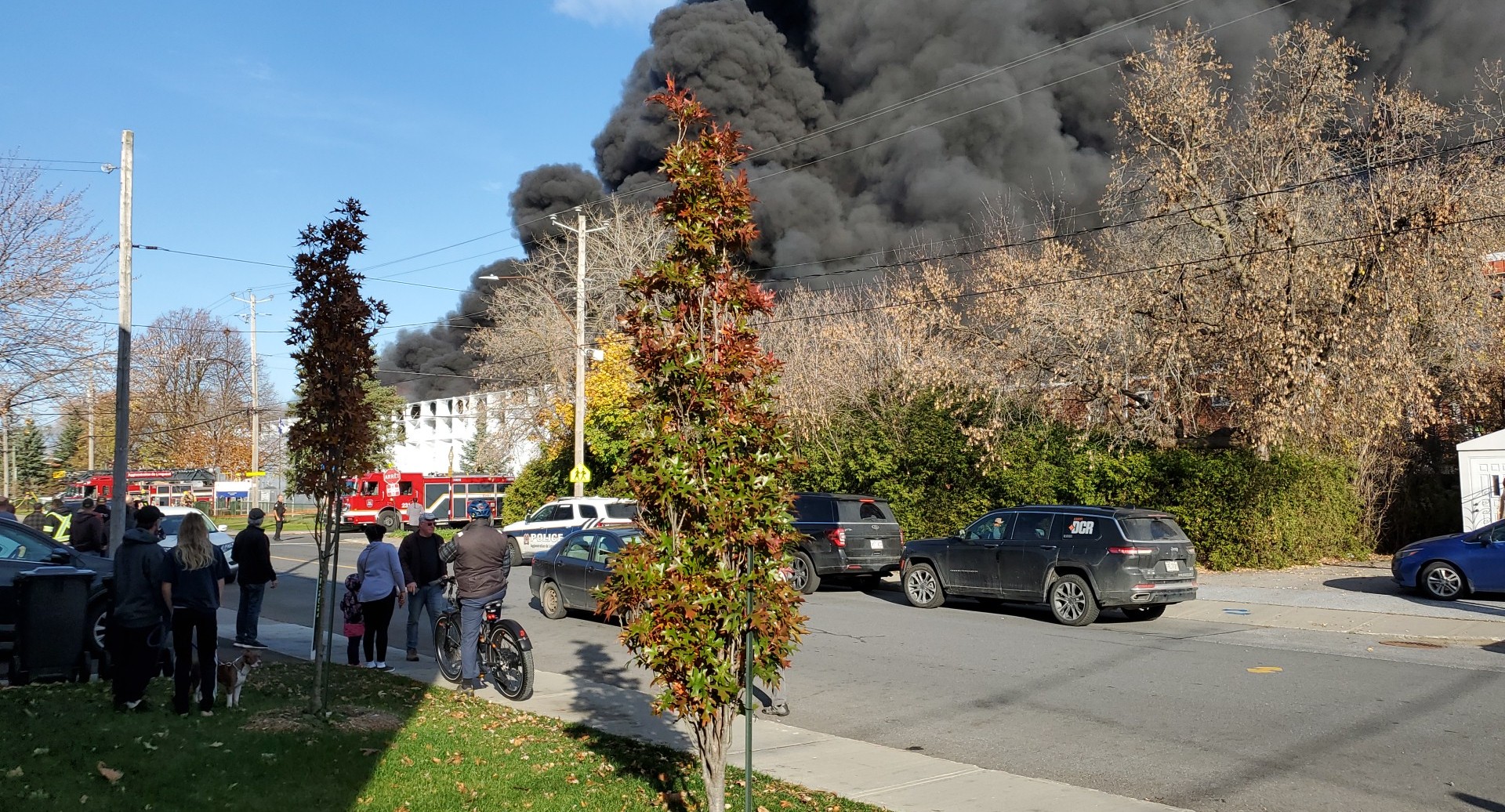 Violent incendie dans une école en construction à Longueuil