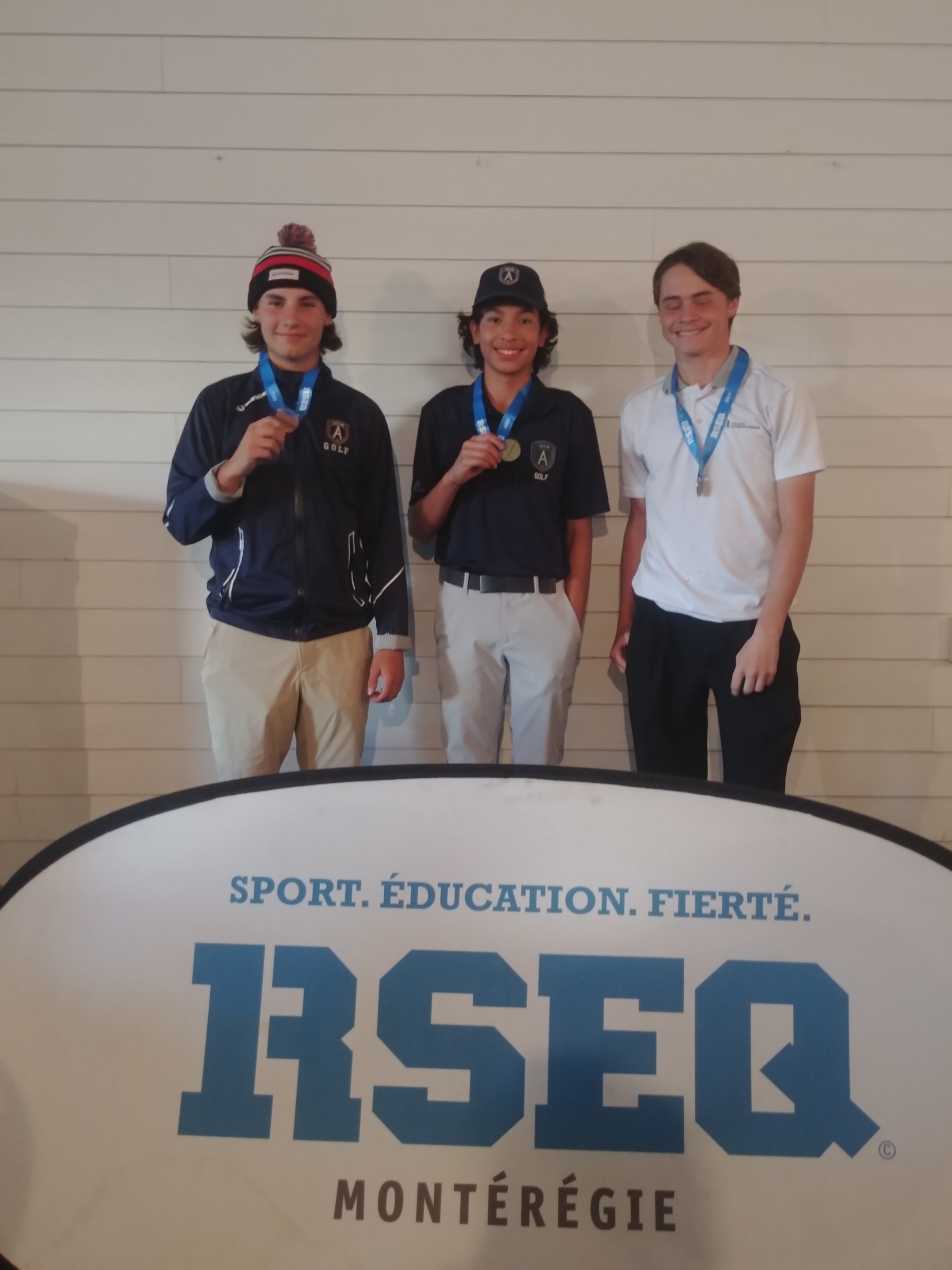Des écoles de la région dominent au golf