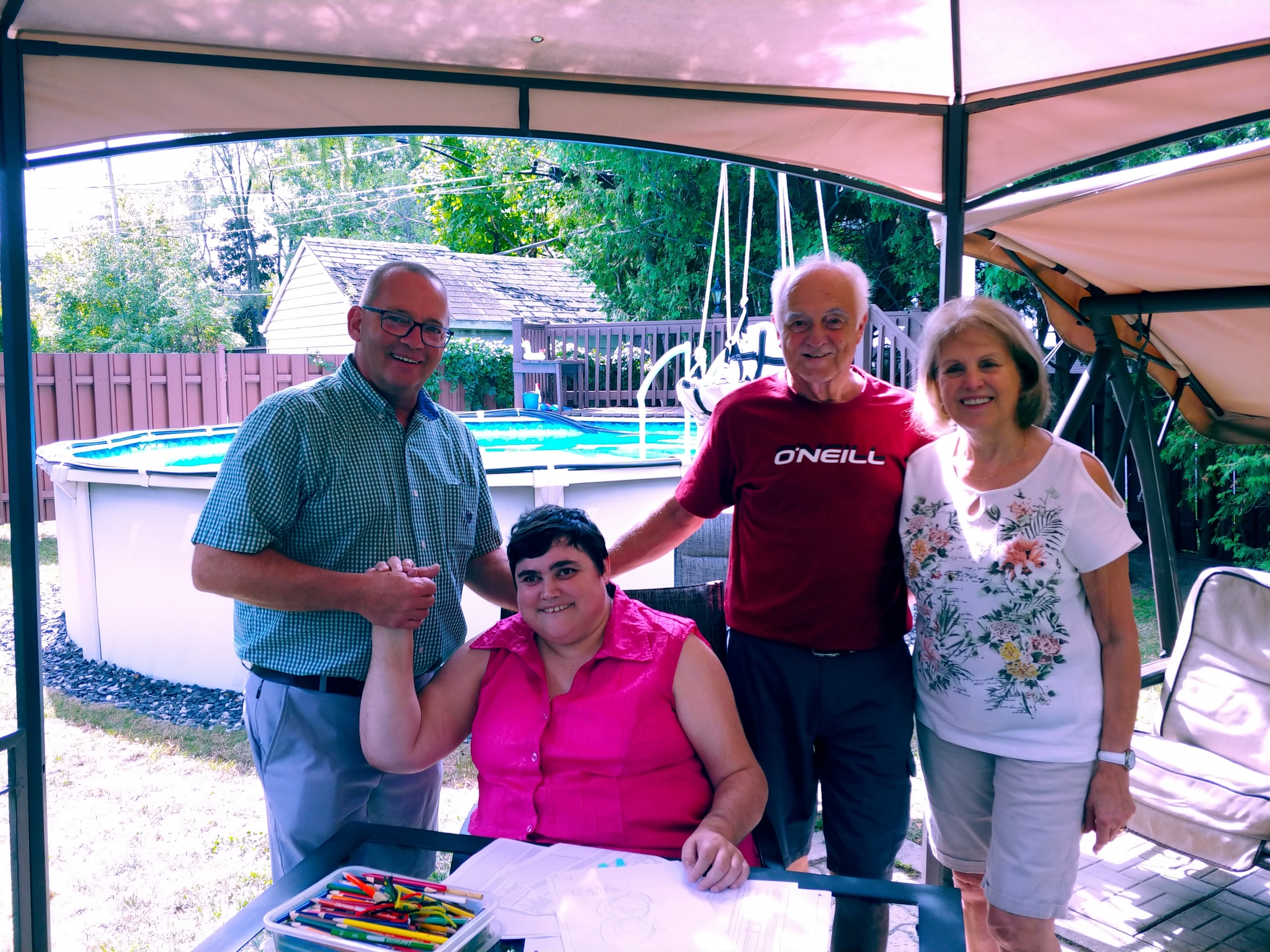 Elle renoue avec la baignade grâce à un lève-personne