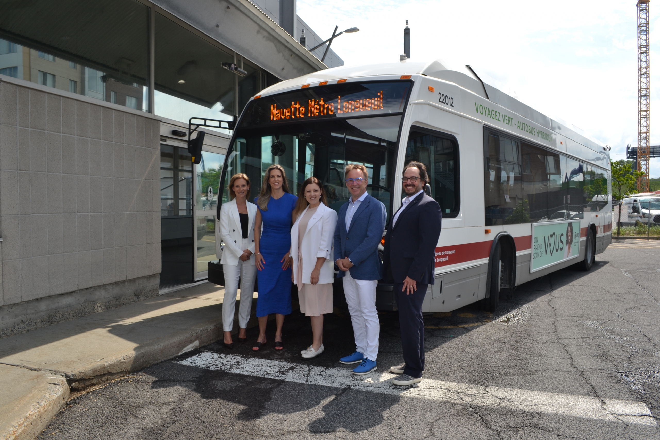Une ligne d’autobus express vers l’aéroport de Saint-Hubert inaugurée