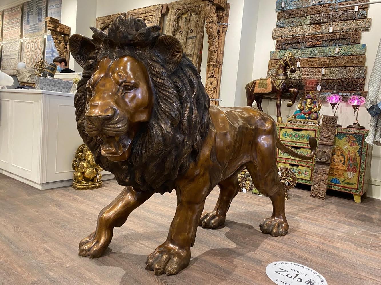 Ils volent un lion en laiton de 23 000$