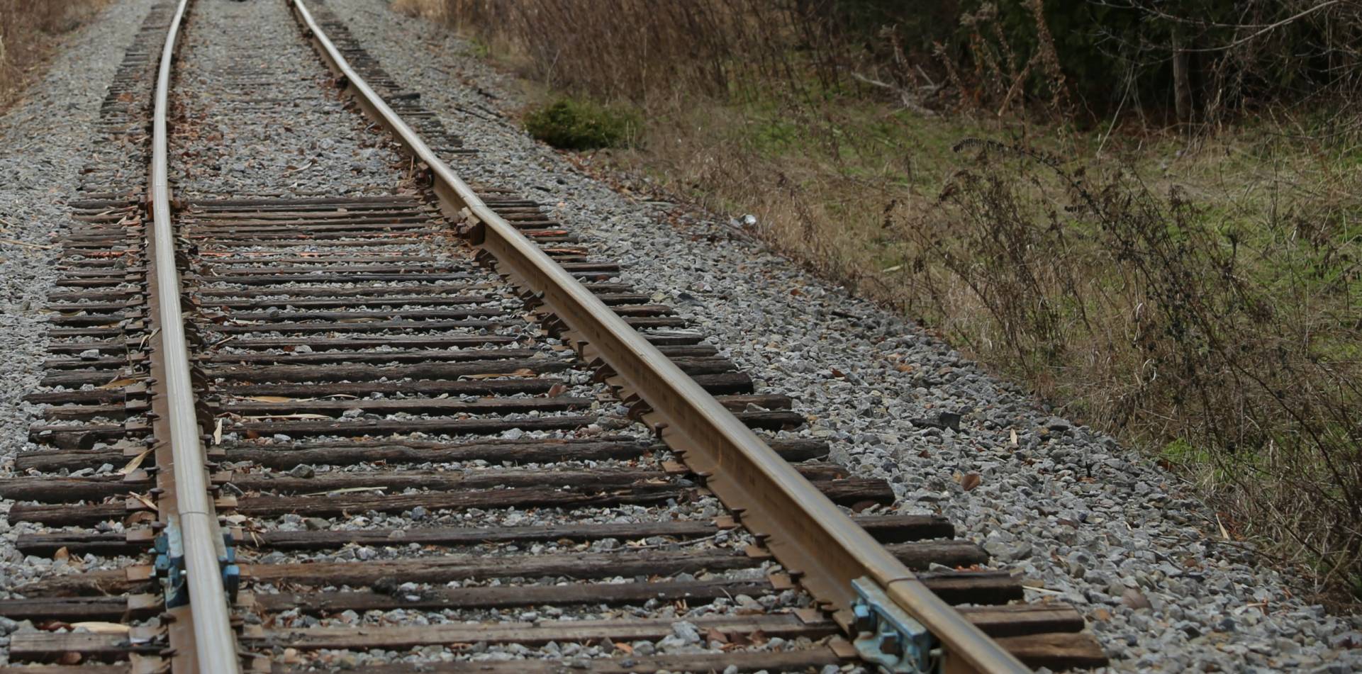 Trafic ferroviaire à Candiac : nouvelle règlementation et butte antibruit