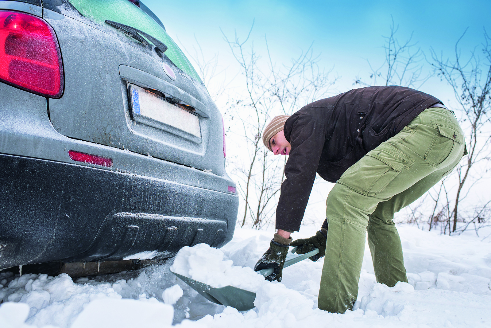Quoi faire lorsqu’on est coincé dans un banc de neige ou une tempête?