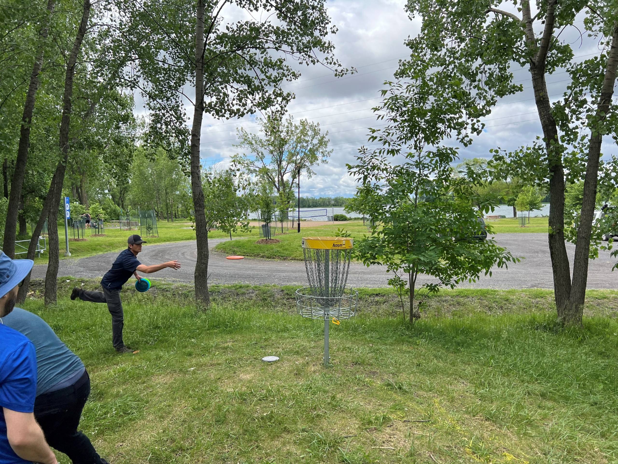 Disque-golf : un nouveau terrain aménagé sur l’île Charron