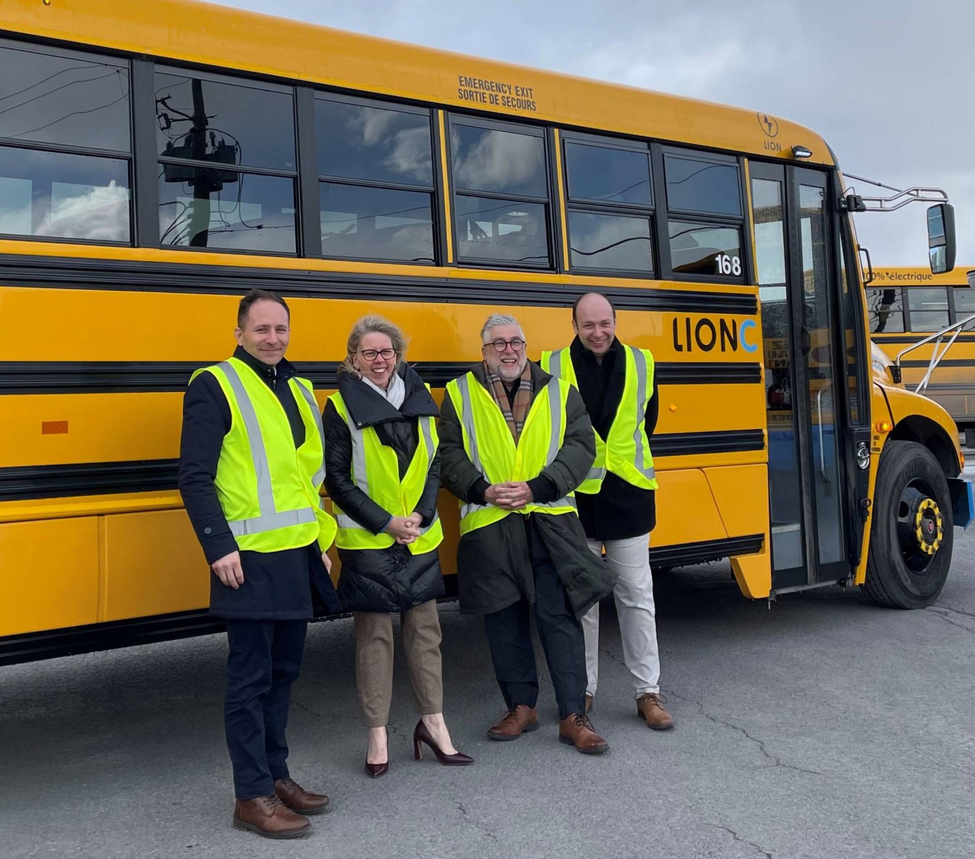 2,8 M$ pour des autobus scolaires électriques