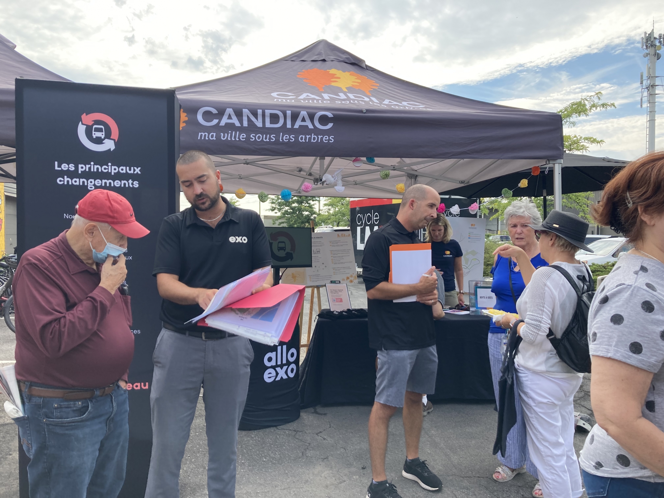 Exo présent au Marché bio-local de Candiac pour discuter refonte