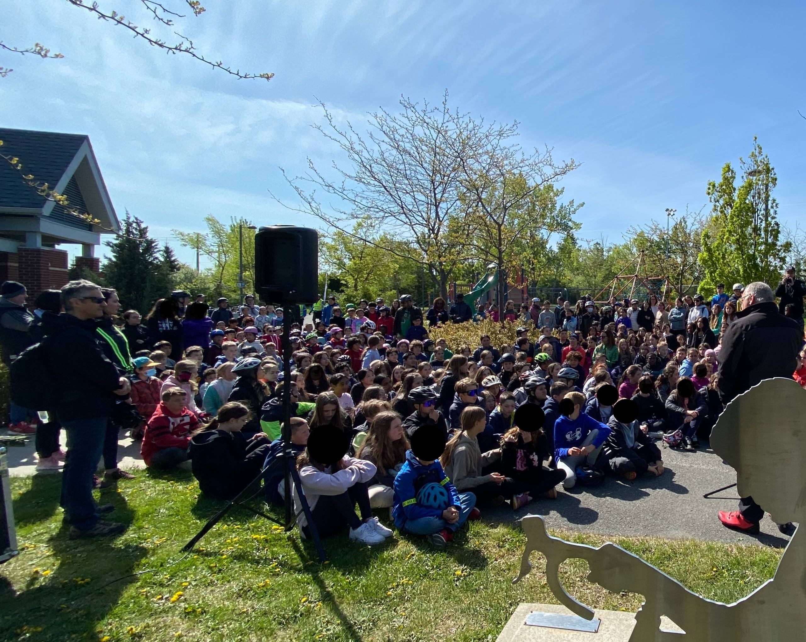 VIDÉOS – Tour du silence: des élèves pédalent pour un meilleur partage de la route