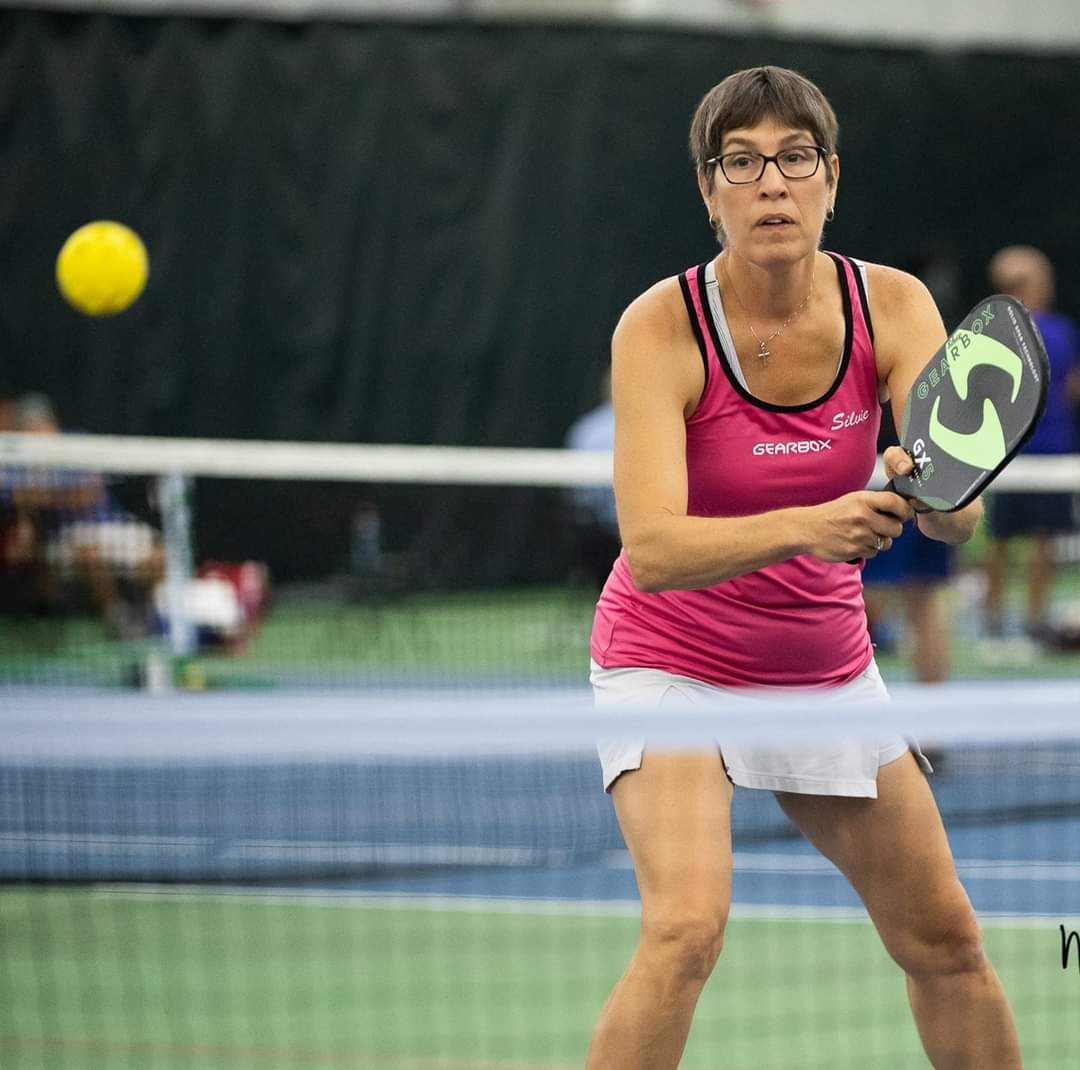 Une championne nationale de pickleball qui ne fait pas son âge !