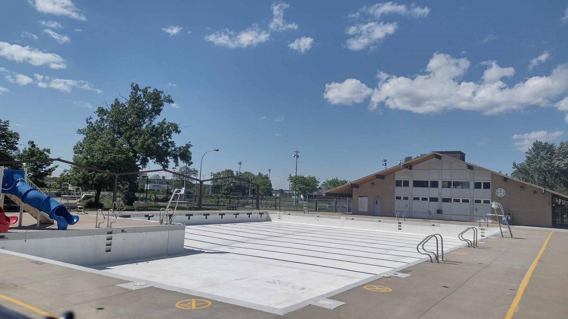 L’eau sera chauffée à la piscine de la Voie maritime