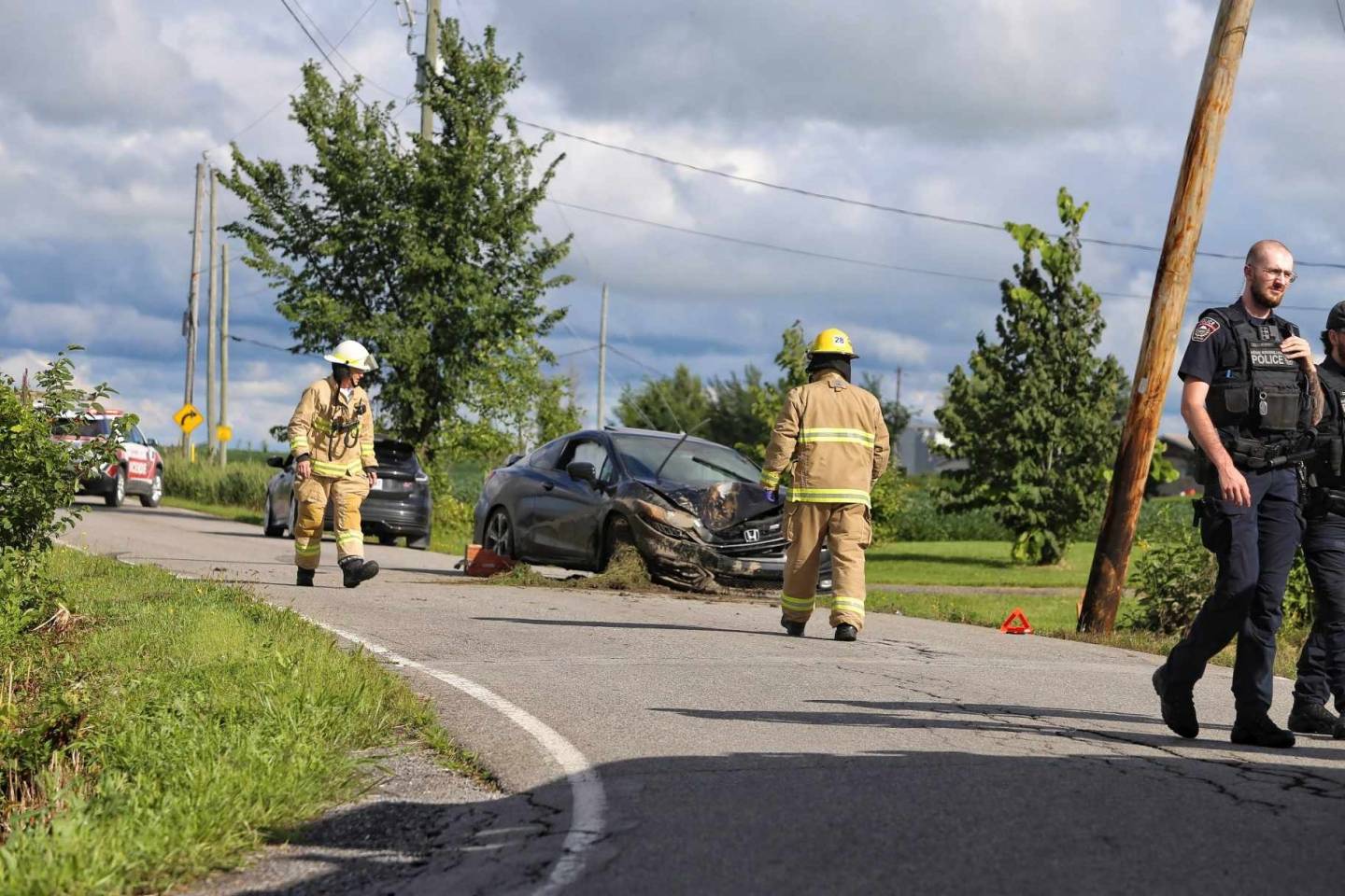 Un conducteur dans la vingtaine happe un poteau à Saint-Mathieu