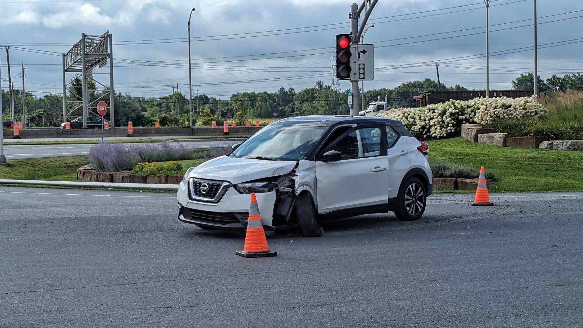 Un véhicule fauche un lampadaire à Candiac