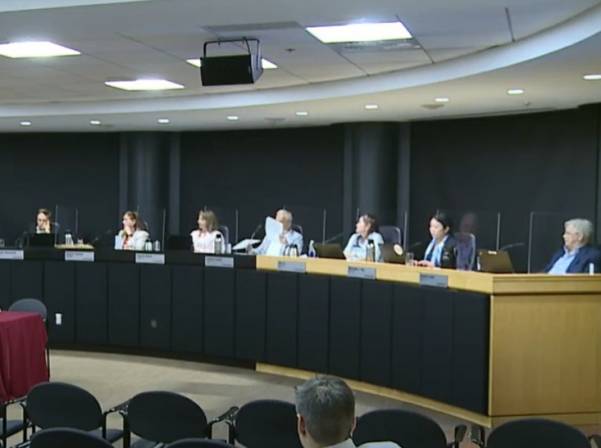 Registre des agents d’influence étrangers : débat à Brossard