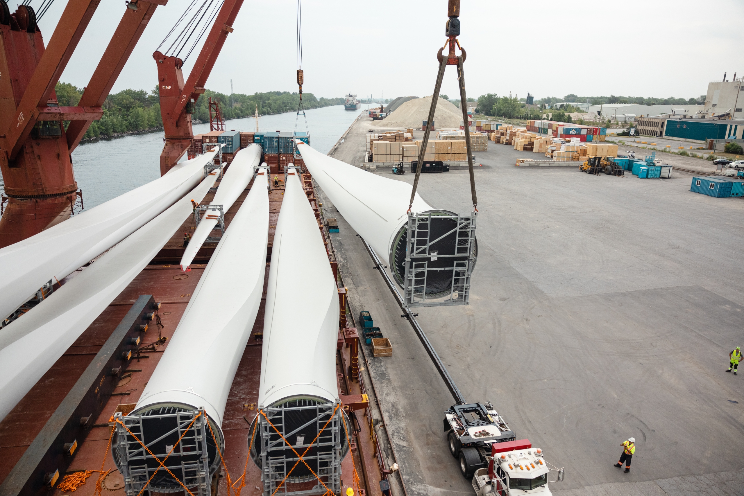 Revue 2021 – Des éoliennes débarquent à Sainte-Catherine