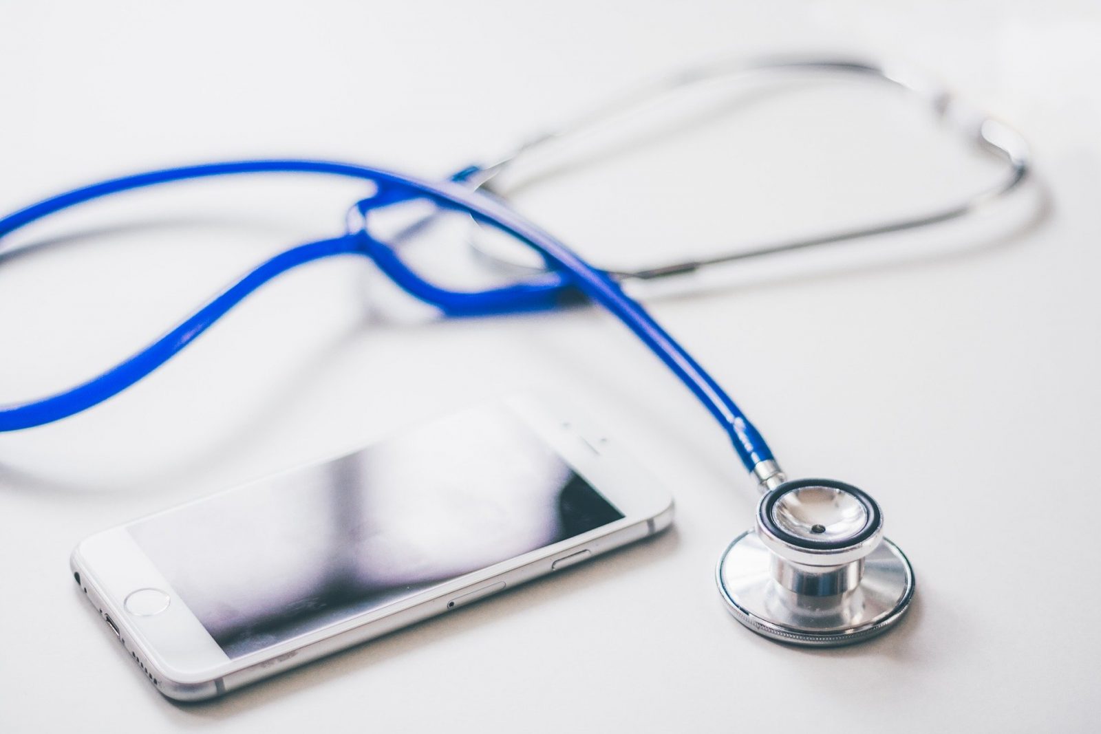 Les patients sans médecin pourront consulter par téléphone