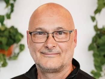 Le coordonnateur sportif du Collège Charles-Lemoyne accusé