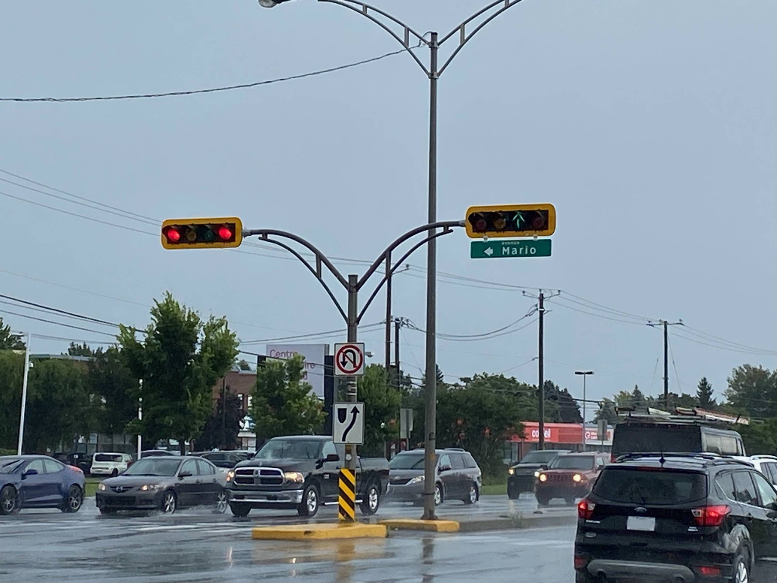 Brossard: il y aura des trottoirs et liens cyclables sur tout le boul. Taschereau
