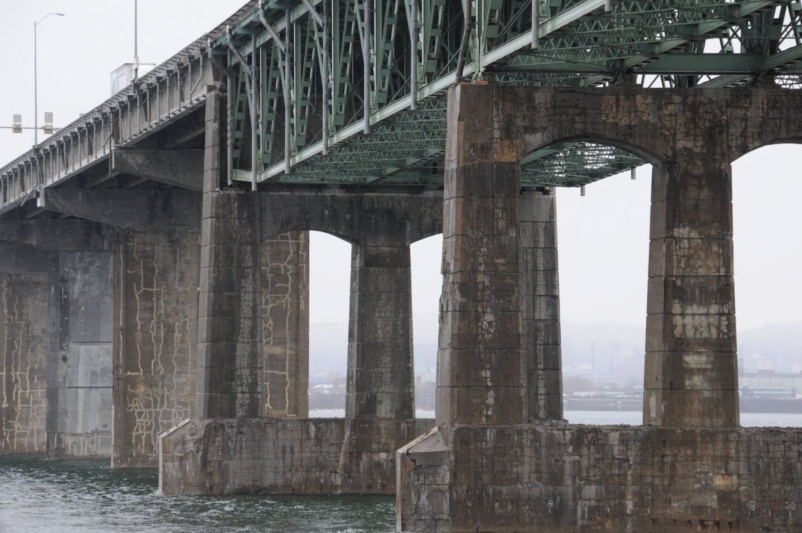 Un ingénieur blâmé pour avoir alerté les médias sur l’état du pont Champlain