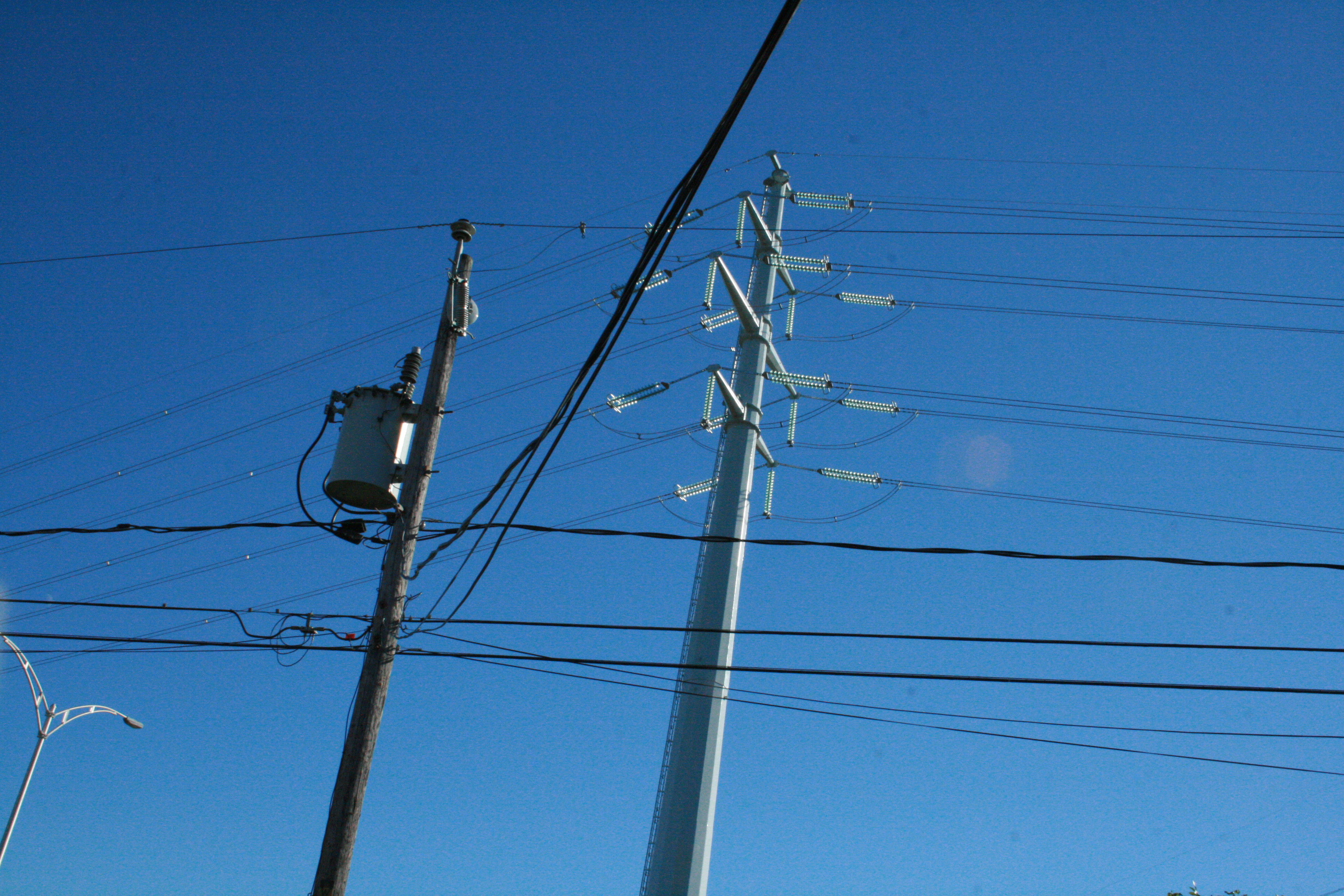 Vents violents: 4500 clients privés d&rsquo;électricité en Montérégie