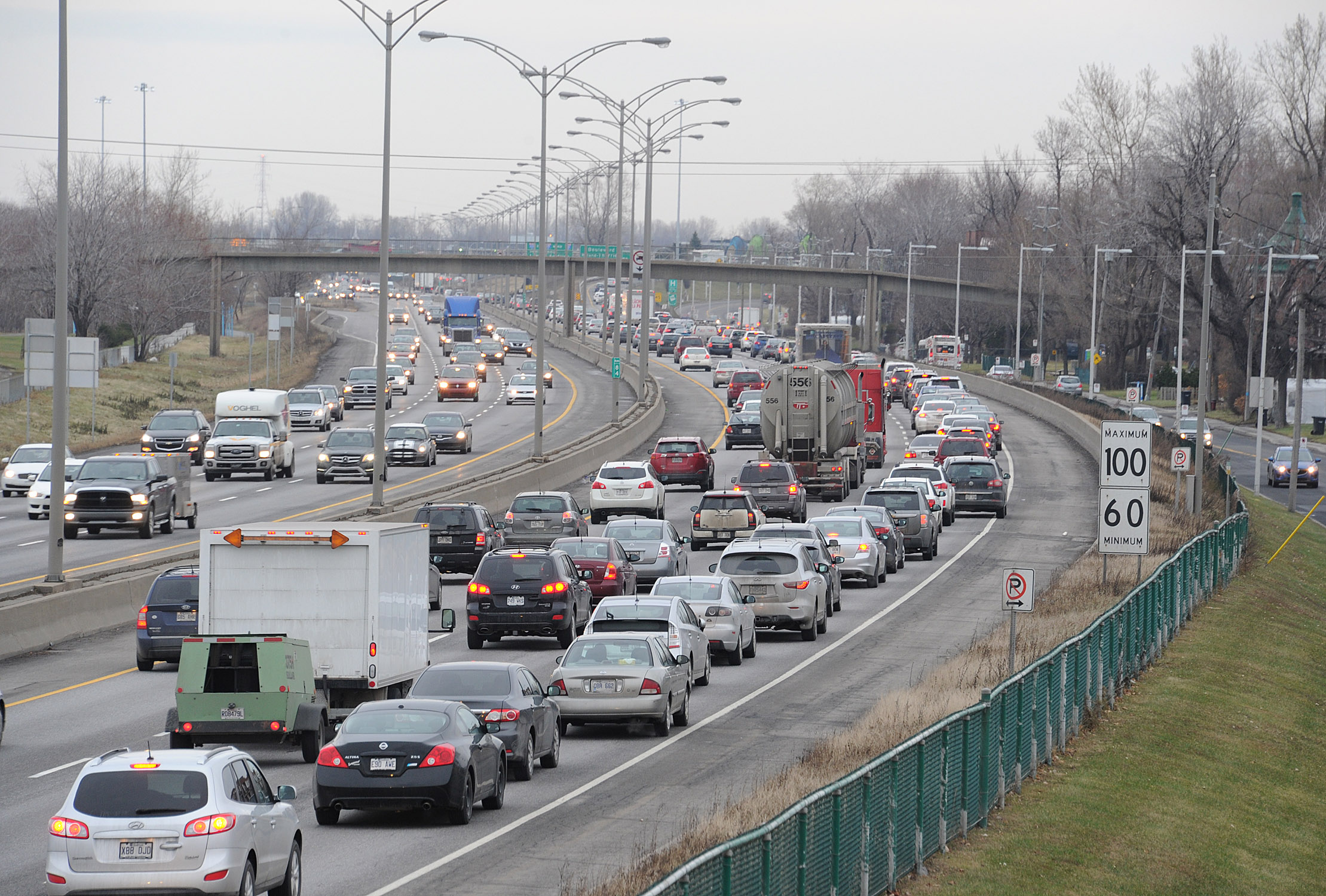 Organismes, villes et citoyens en faveur d’une taxe kilométrique pour financer le transport en commun