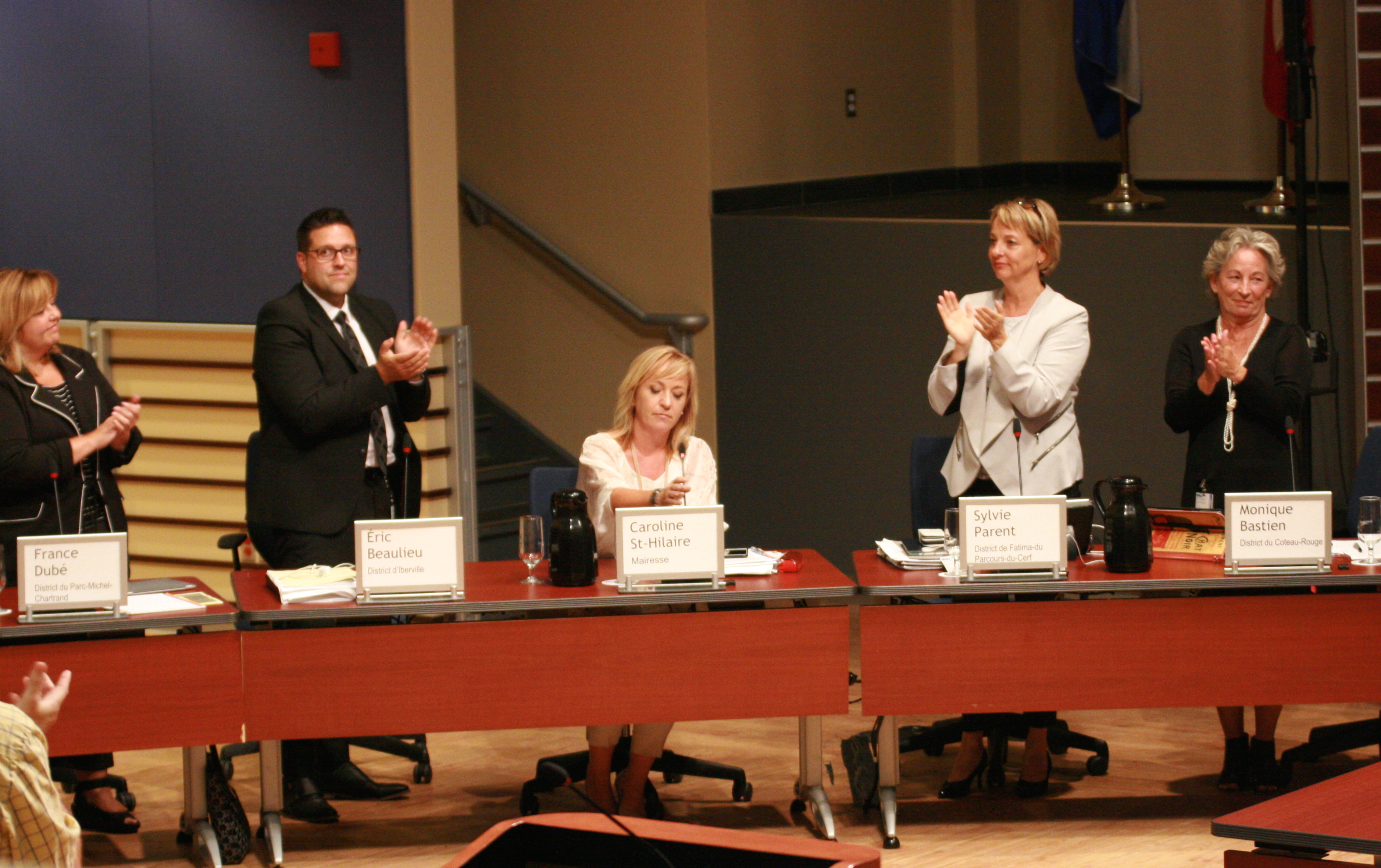 Un dernier conseil municipal en émotions pour Caroline St-Hilaire