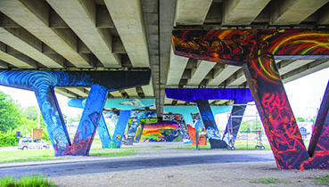 Une immense fresque sur le viaduc du pont Jacques-Cartier