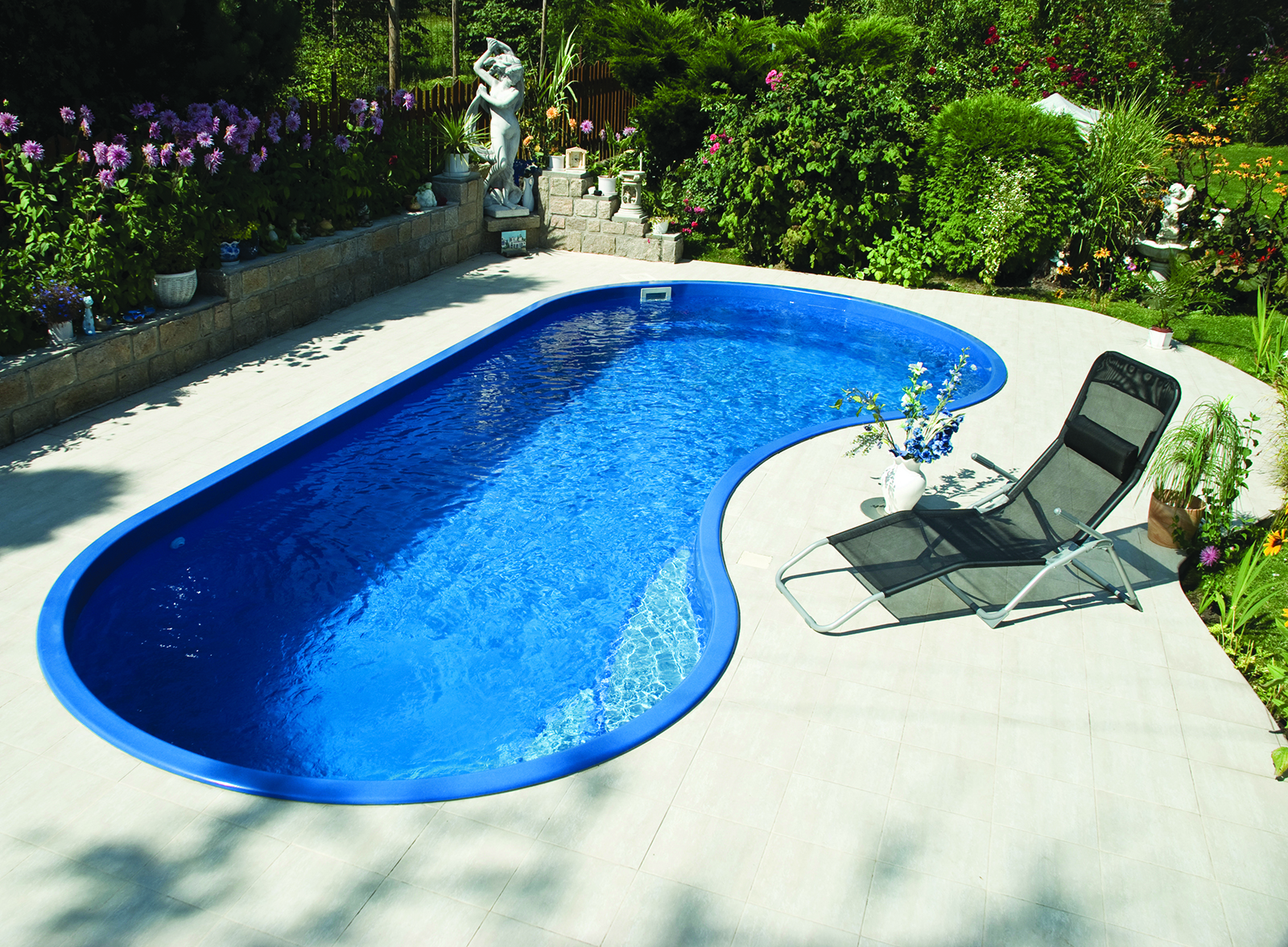 Quel revêtement de sol privilégier pour votre plage de piscine