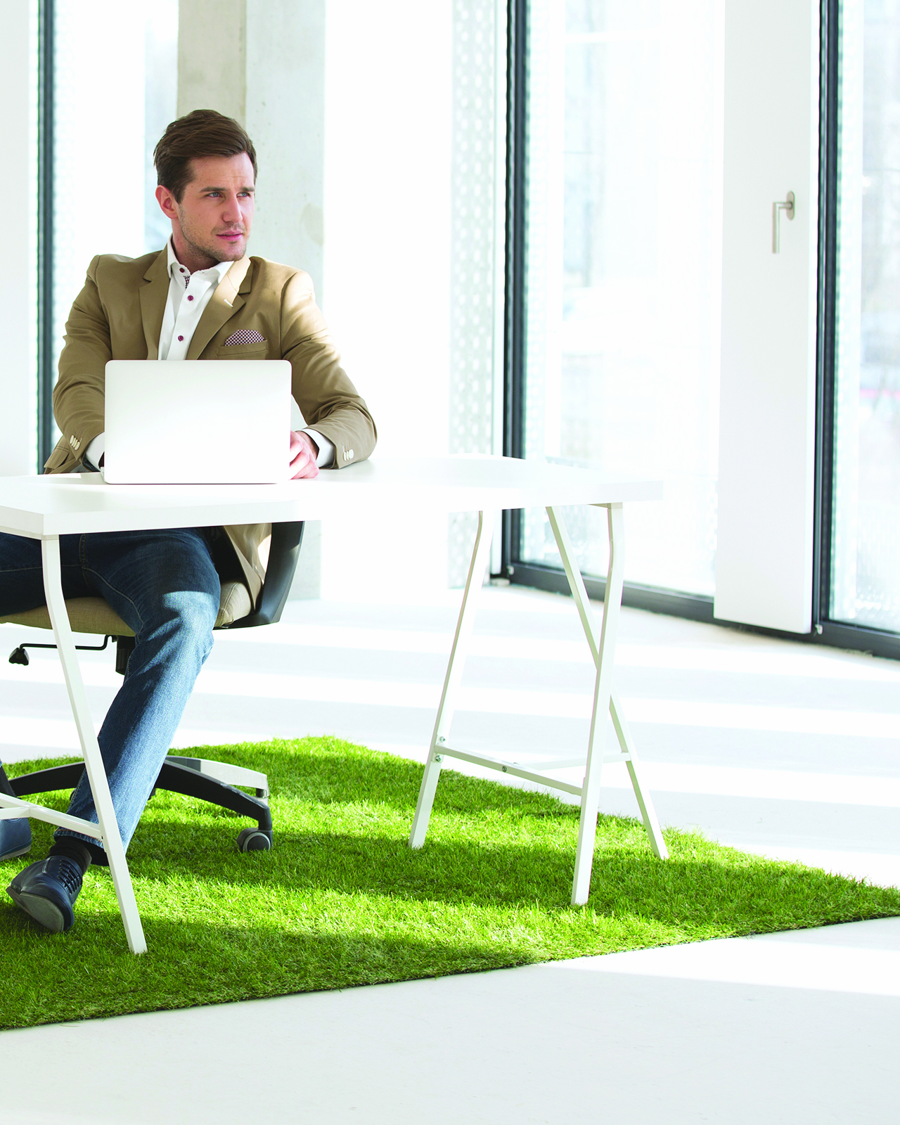 Du gazon synthétique… dans votre maison!