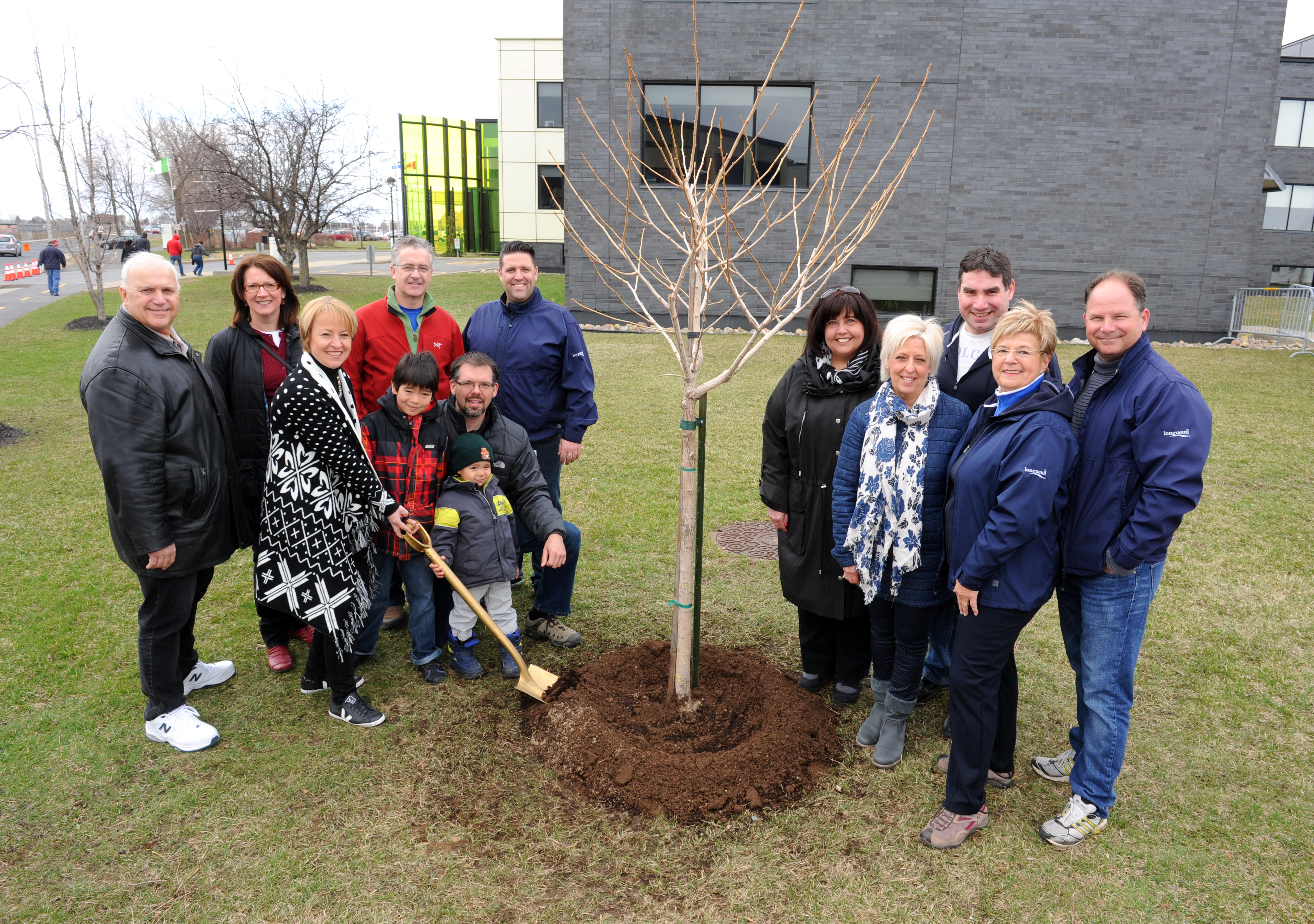 Le service en anglais dénoncé à la Journée verte