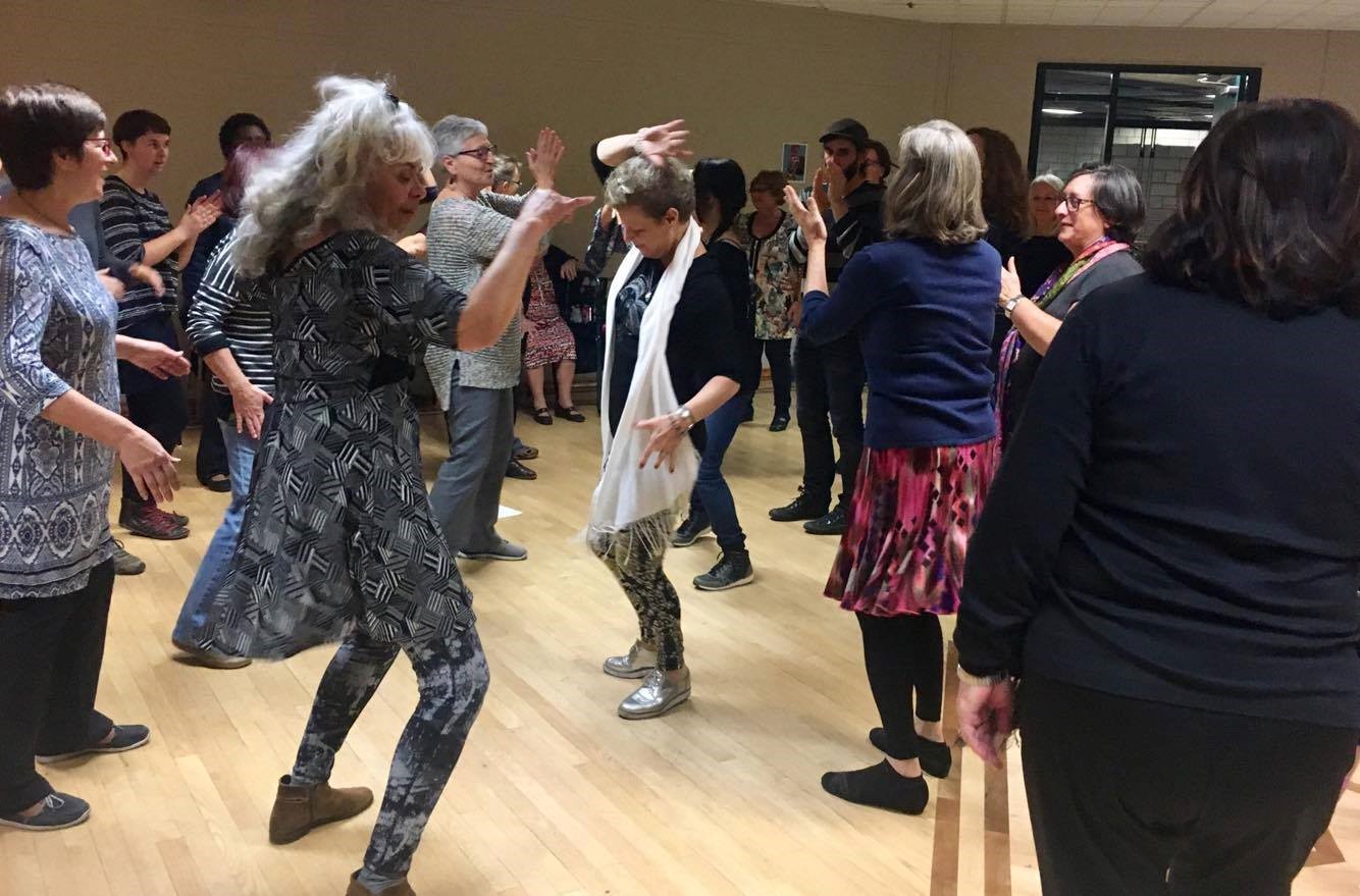 Zèbre jaune: la danse et la création pour apaiser les maux