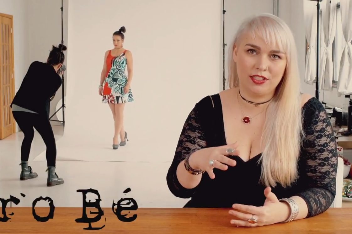 CaroBé lance une collection de vêtements pour financer son prochain album