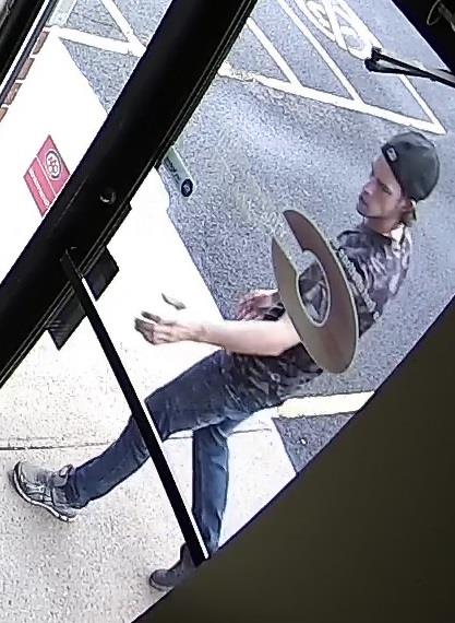 Le suspect d&rsquo;un vol de cellulaire recherché