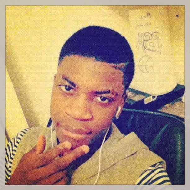 Le présumé pimp Moïse Ekamba demeurera détenu