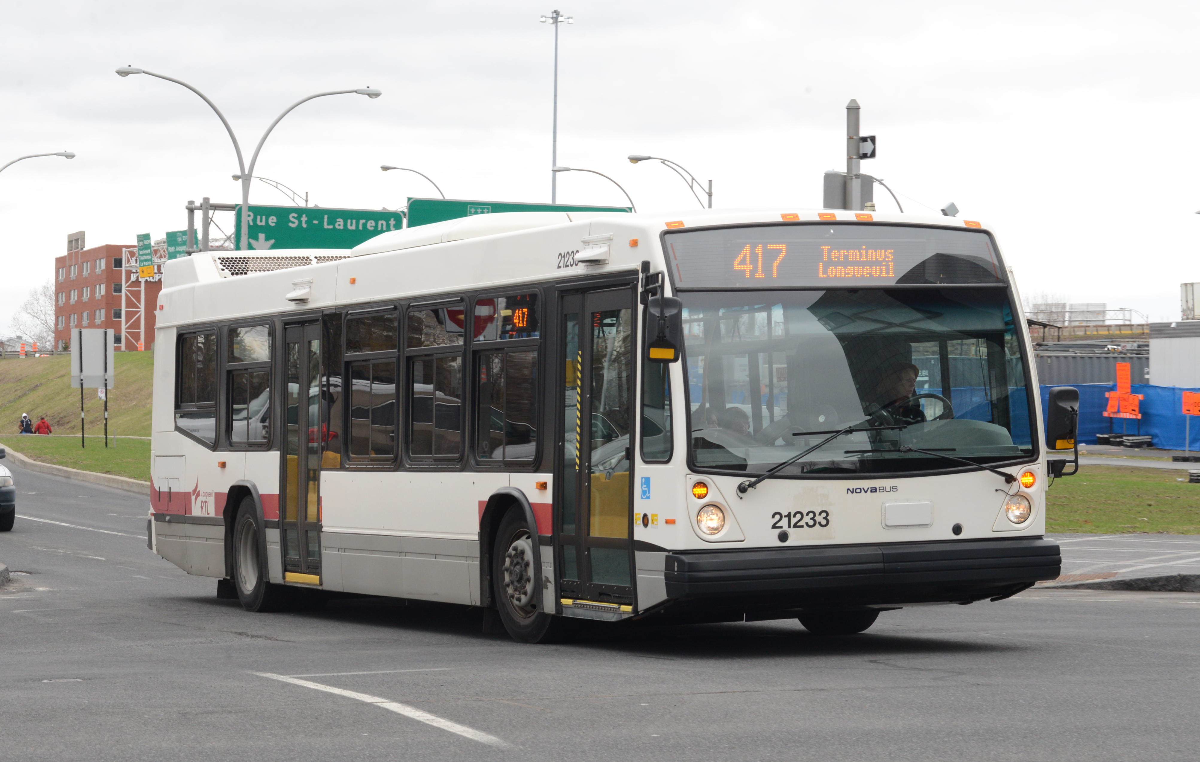 Le RTL distribuera 20 000 couvres-visages réutilisables
