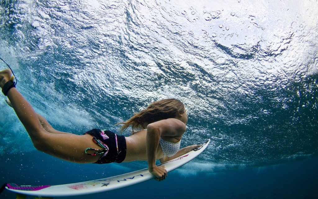 Surfer la vague virtuelle avec Jeep, c’est la mode