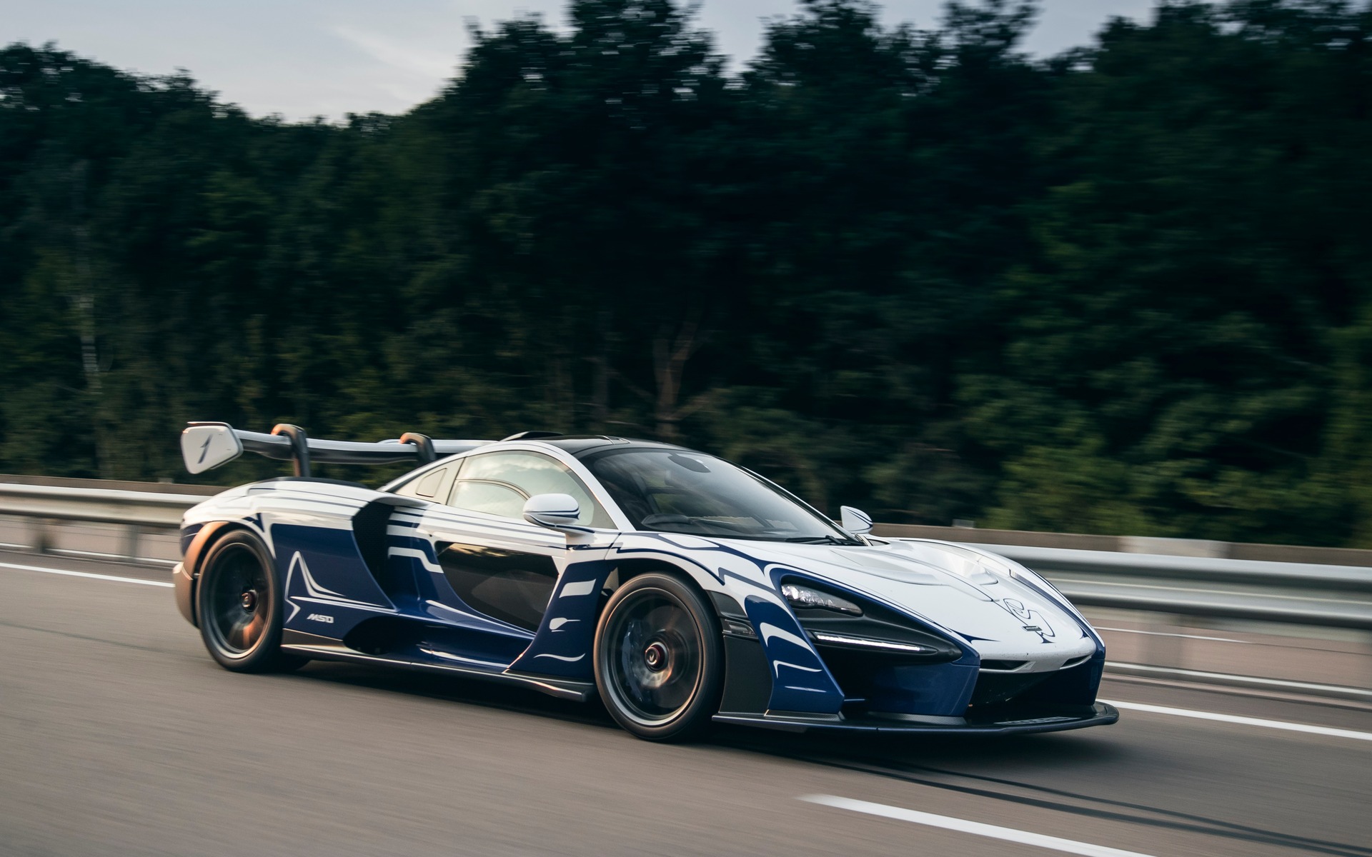 La McLaren Senna affronte des motocross pour promouvoir Forza Horizon 4