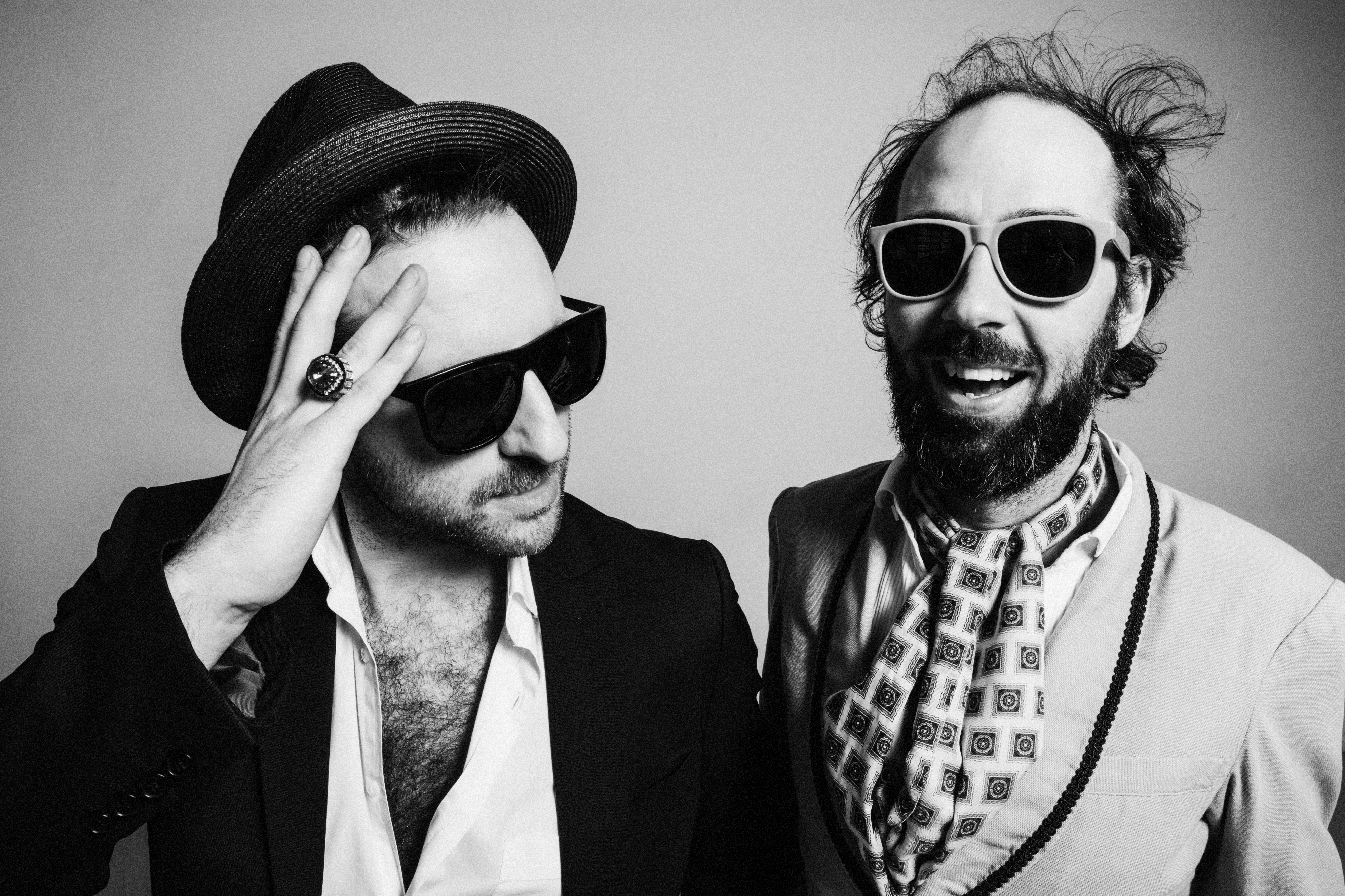 Sèxe Illégal: duo déconcertant de l’humour