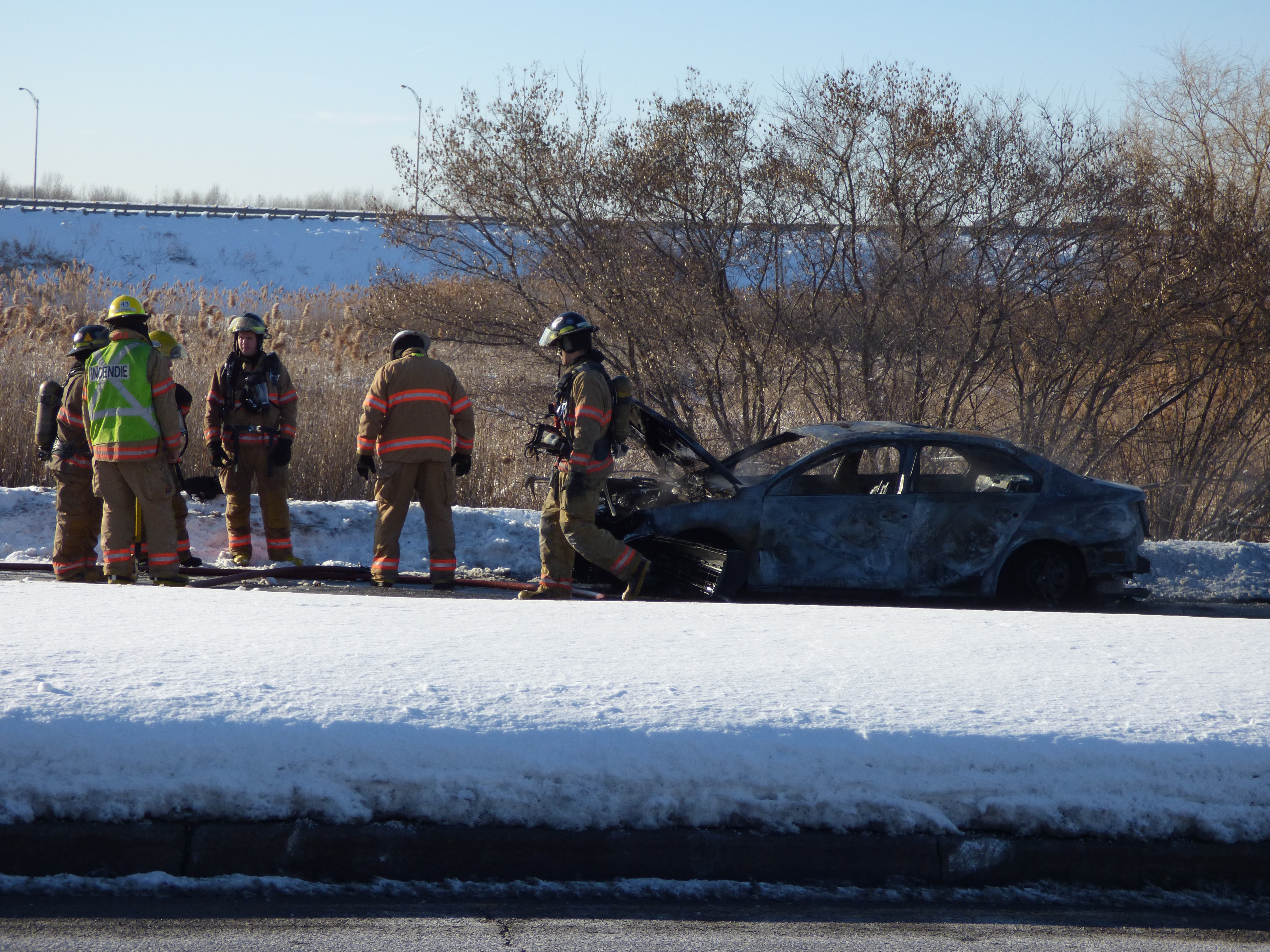 Une voiture prend feu près de l&rsquo;autoroute 30