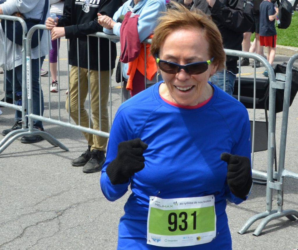 La coureuse de 85 ans Alice Cole bat un record canadien