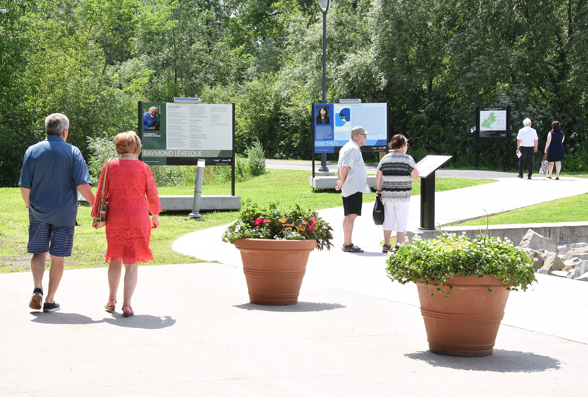 Un sentier littéraire rend hommage aux auteurs de Longueuil
