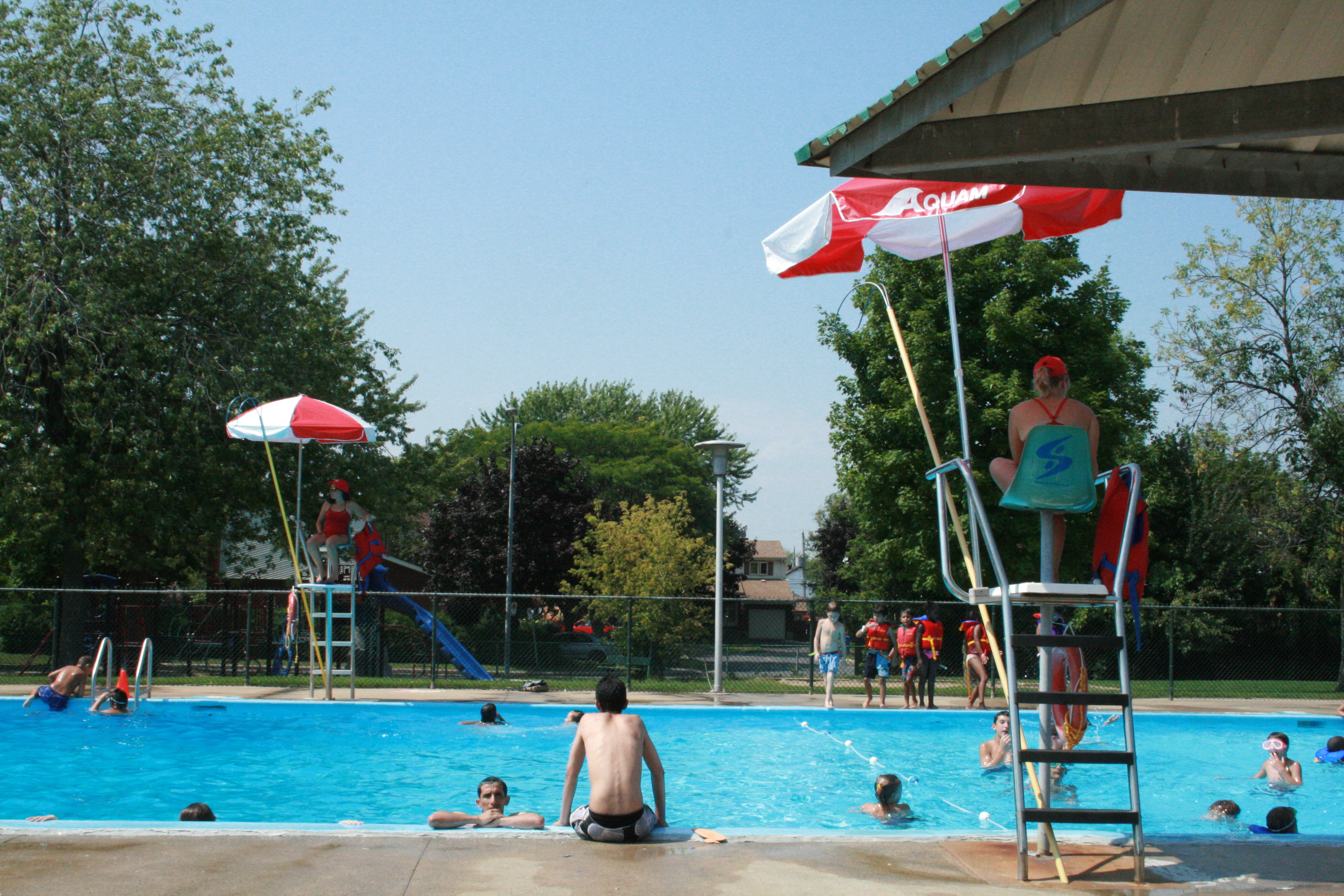Brossard et Saint-Lambert annoncent l&rsquo;ouverture de leurs piscines et pataugeoires
