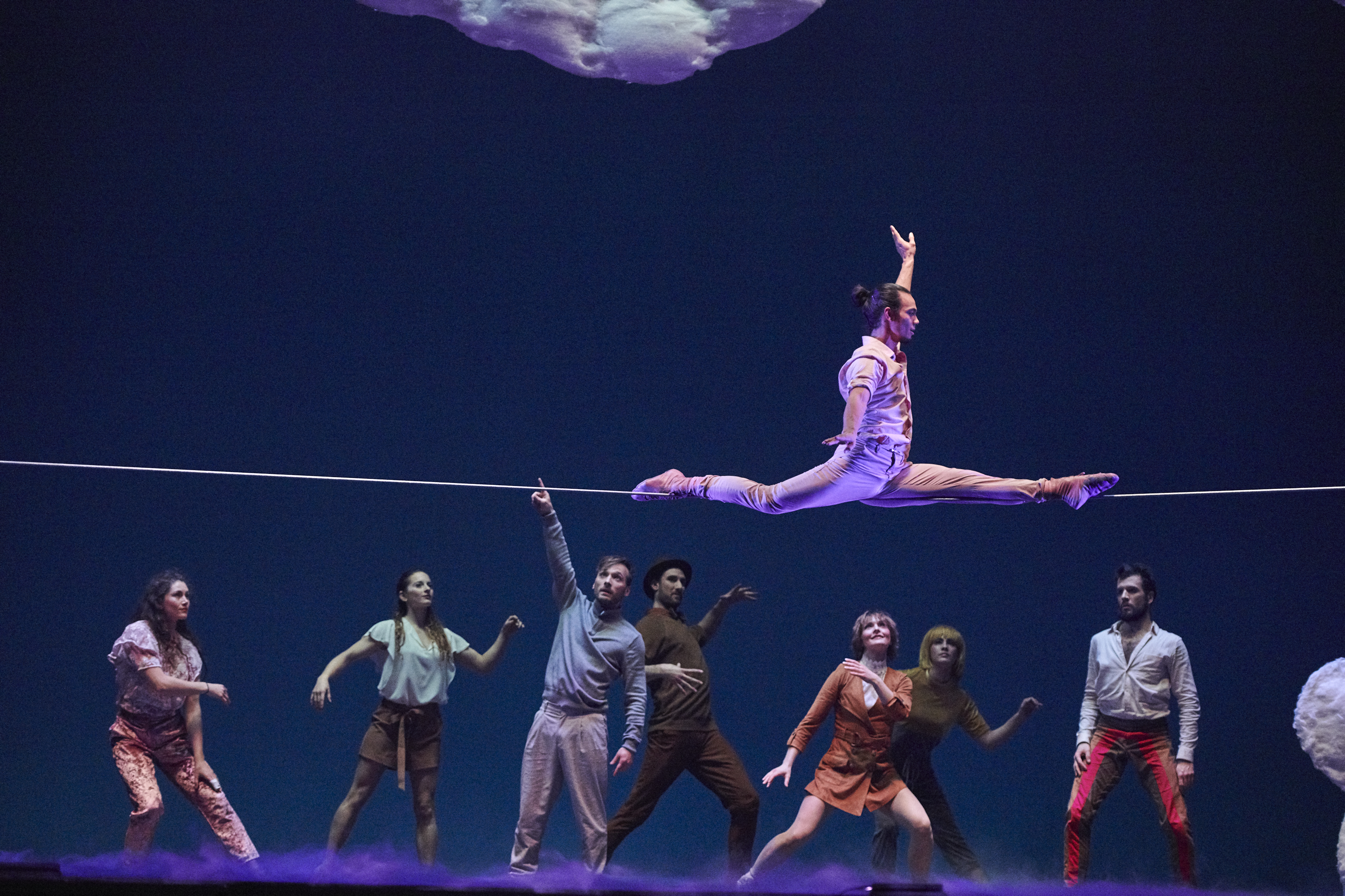 La magie du Cirque Éloize et le génie créateur de Fiori sur scène