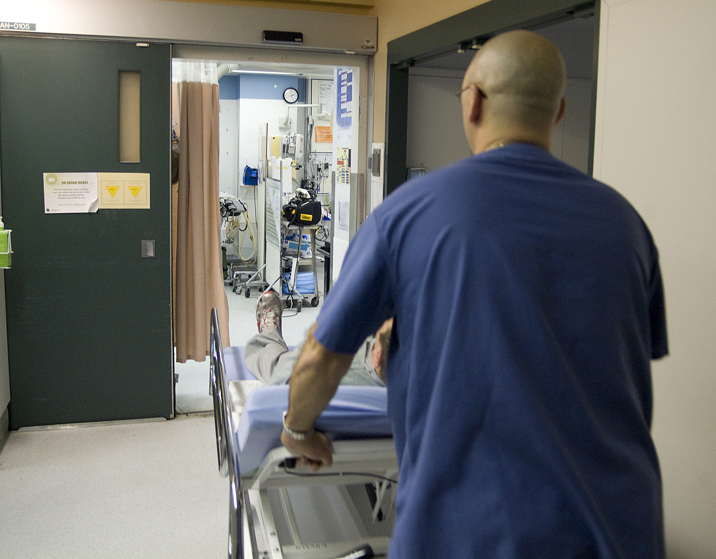 Visites restreintes dans les hôpitaux et les centres d’hébergement