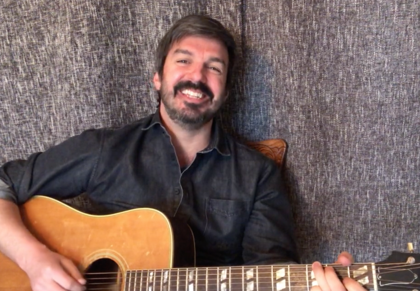 Damien Robitaille fera chanter les écoliers du Québec