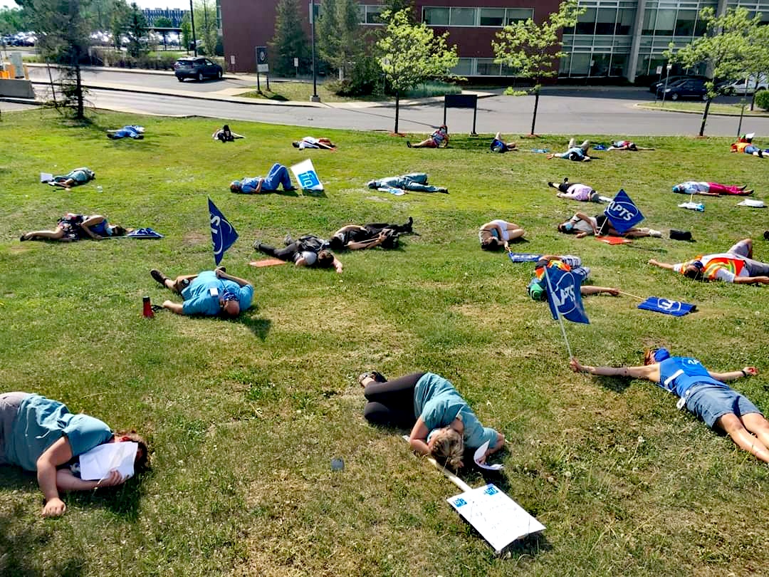 «Mort de fatigue», le personnel du CISSS Montérégie-Est manifeste