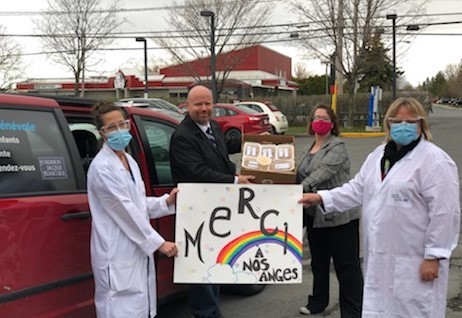 Le Centre d’action bénévole de Saint-Hubert livre des repas à des héros du quotidien