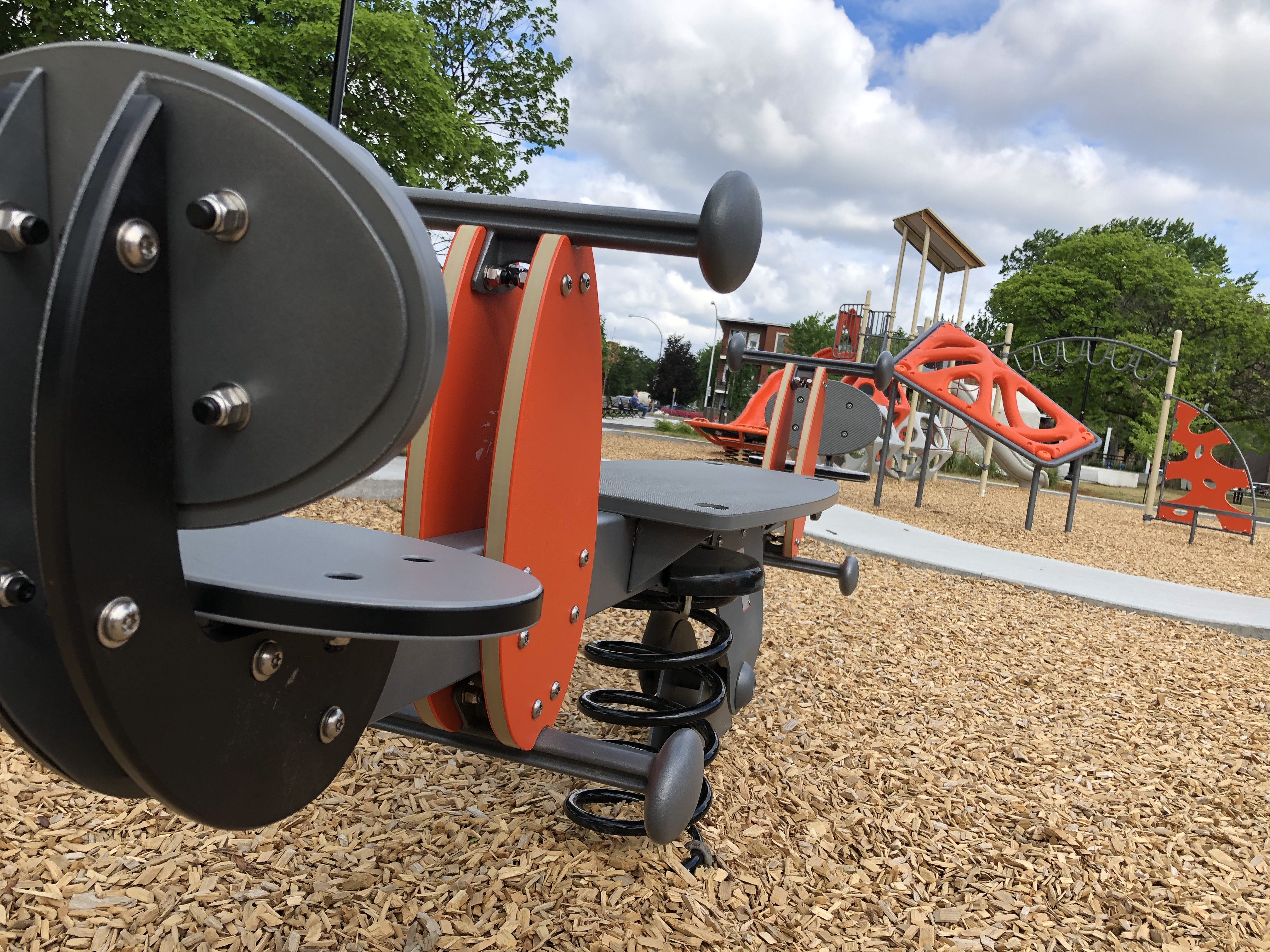 Des aires de jeux neuves dans neuf parcs à Longueuil