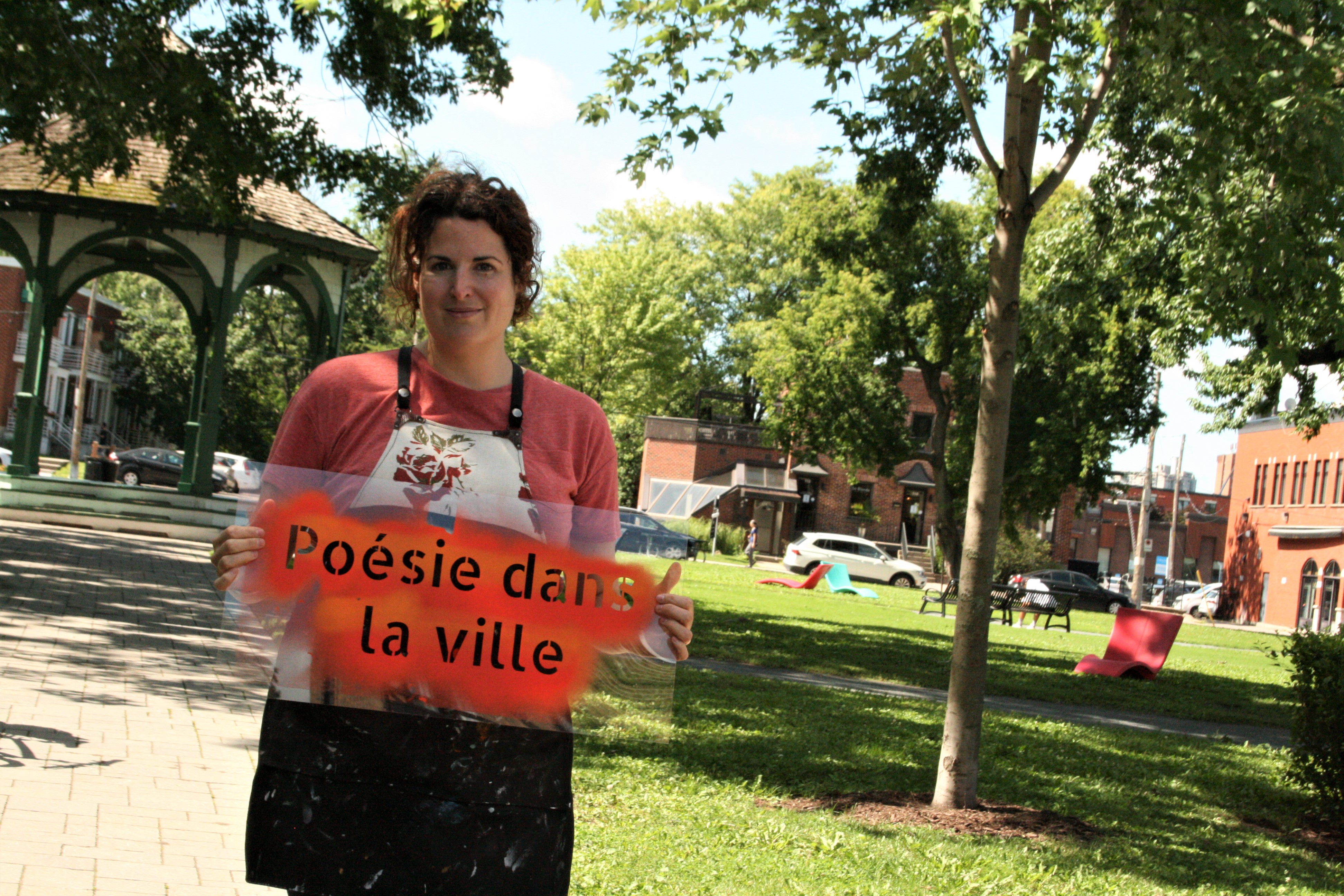 Poésie dans la ville: fenêtres sur la culture locale