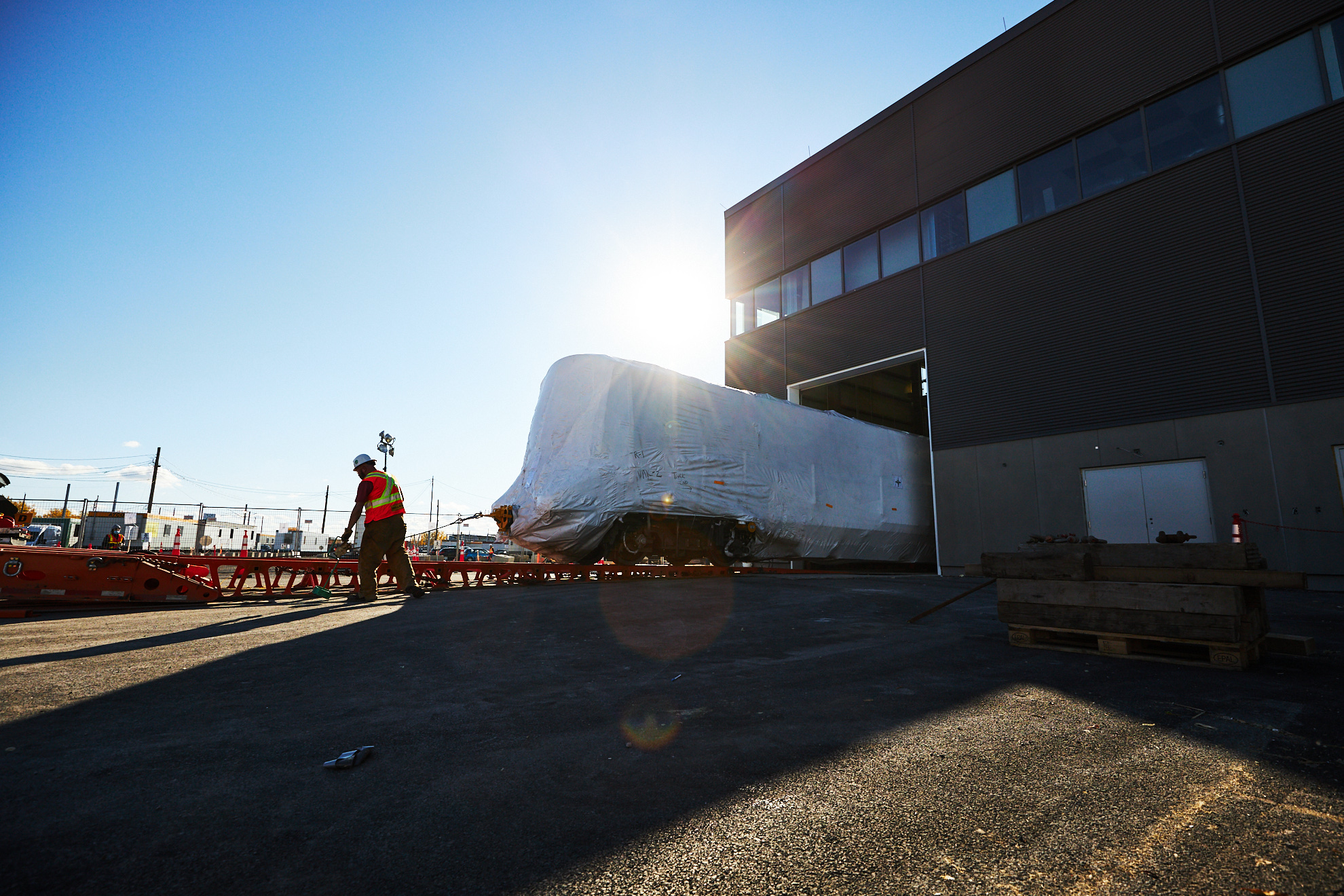 Les premières voitures du REM sont arrivées à Brossard