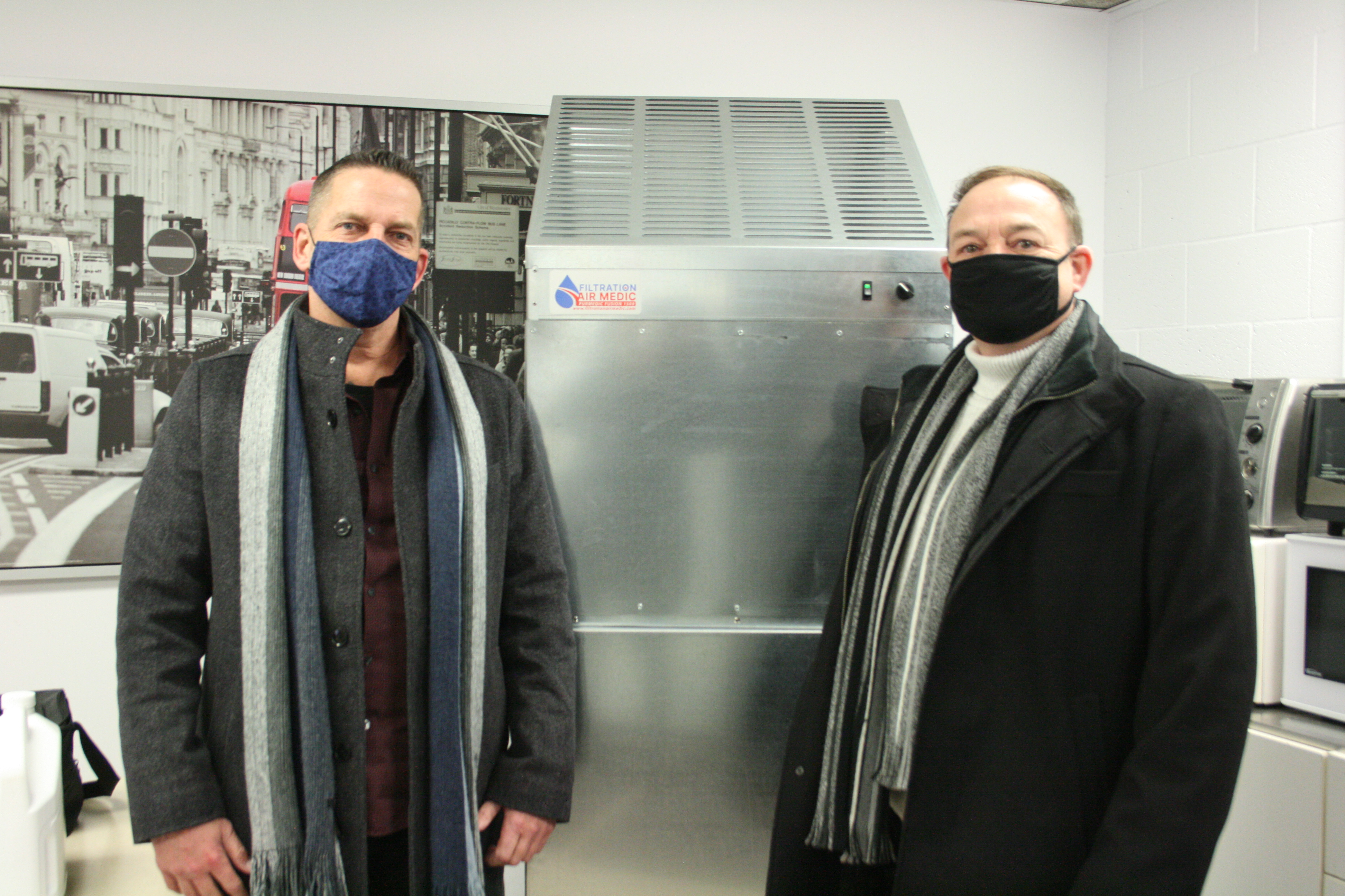 VIDÉO – Lutte à la COVID : une entreprise de Longueuil crée une unité de filtration d’air